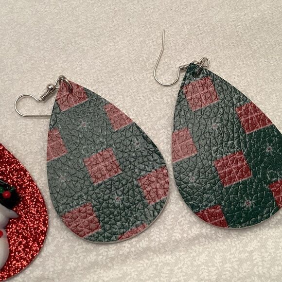 Set of 2 Pair of Leather Christmas Earrings - Picture 3 of 6